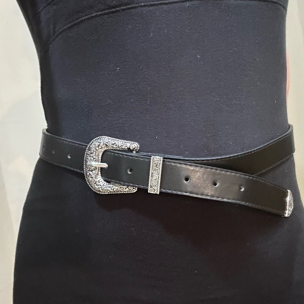 NWOT Black PU Leather Western Belt, Silver Tone Buckle stamped floral design M/L - Picture 2 of 10